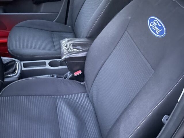 Сірий Форд Фокус, об'ємом двигуна 1.6 л та пробігом 257 тис. км за 4999 $, фото 7 на Automoto.ua