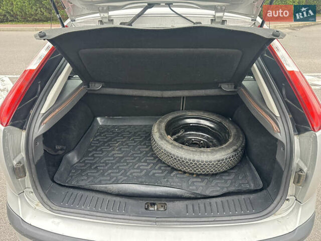 Серый Форд Фокус, объемом двигателя 1.6 л и пробегом 251 тыс. км за 4500 $, фото 20 на Automoto.ua