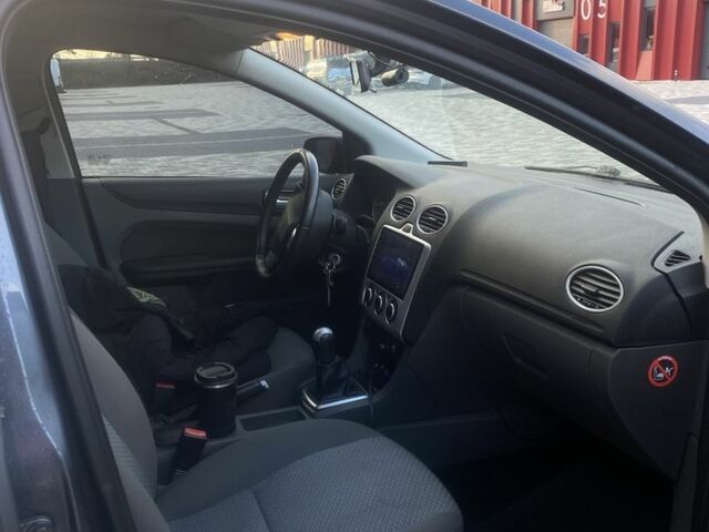 Сірий Форд Фокус, об'ємом двигуна 1.6 л та пробігом 370 тис. км за 4500 $, фото 4 на Automoto.ua