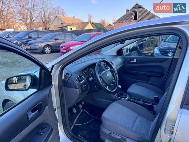 Серый Форд Фокус, объемом двигателя 1.6 л и пробегом 200 тыс. км за 5350 $, фото 25 на Automoto.ua