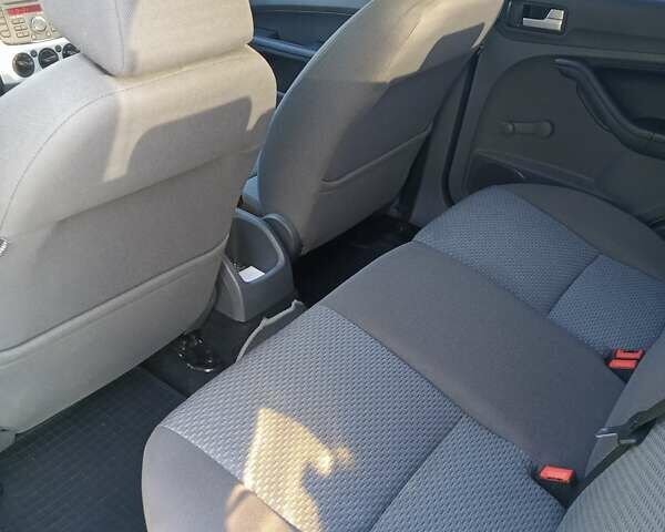 Сірий Форд Фокус, об'ємом двигуна 1.6 л та пробігом 271 тис. км за 5200 $, фото 6 на Automoto.ua