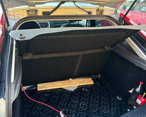 Сірий Форд Фокус, об'ємом двигуна 1.6 л та пробігом 360 тис. км за 3900 $, фото 7 на Automoto.ua