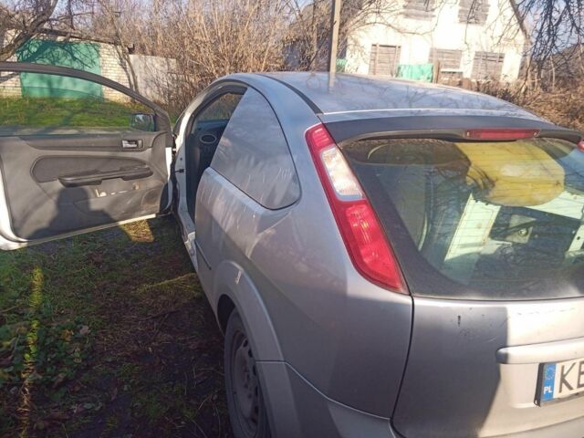 Серый Форд Фокус, объемом двигателя 1.6 л и пробегом 437 тыс. км за 1182 $, фото 2 на Automoto.ua