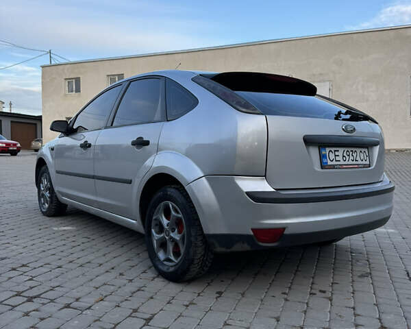 Серый Форд Фокус, объемом двигателя 1.6 л и пробегом 243 тыс. км за 4200 $, фото 5 на Automoto.ua