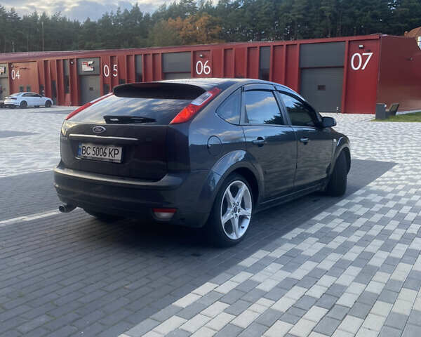 Серый Форд Фокус, объемом двигателя 1.6 л и пробегом 370 тыс. км за 4400 $, фото 14 на Automoto.ua