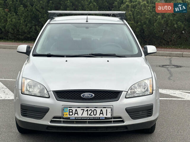 Серый Форд Фокус, объемом двигателя 1.6 л и пробегом 251 тыс. км за 4500 $, фото 4 на Automoto.ua