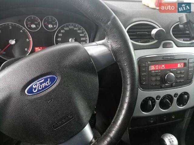 Серый Форд Фокус, объемом двигателя 1.56 л и пробегом 100 тыс. км за 5000 $, фото 5 на Automoto.ua