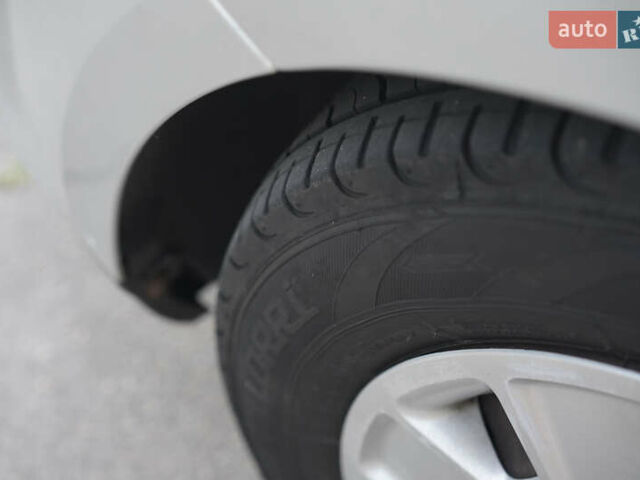 Форд Фокус 2007 в Киеве на Automoto.ua Серый Форд Фокус, объемом двигателя 1.6 л и пробегом 248 тыс. км за 4500 $, фото 6 на Automoto.ua