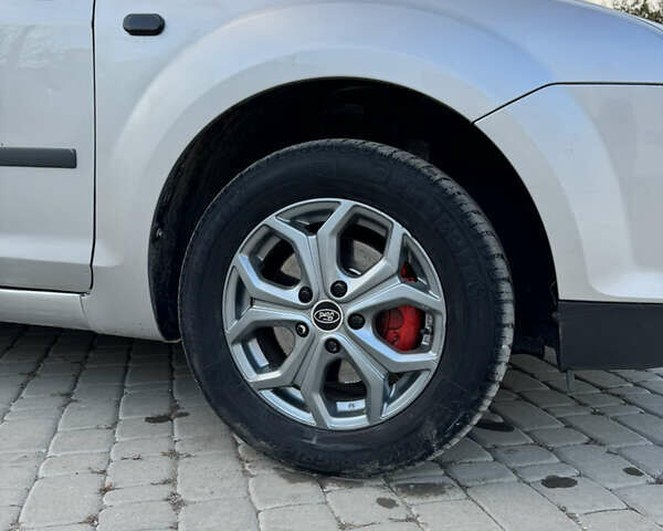 Серый Форд Фокус, объемом двигателя 1.6 л и пробегом 243 тыс. км за 4200 $, фото 10 на Automoto.ua