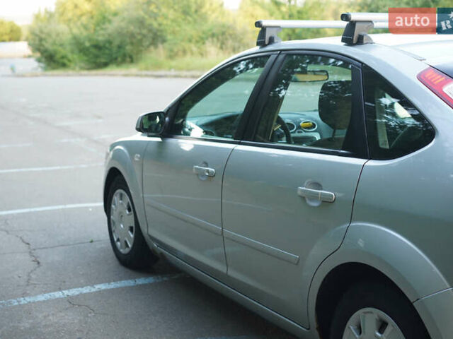 Форд Фокус 2007 в Киеве на Automoto.ua Серый Форд Фокус, объемом двигателя 1.6 л и пробегом 248 тыс. км за 4500 $, фото 5 на Automoto.ua