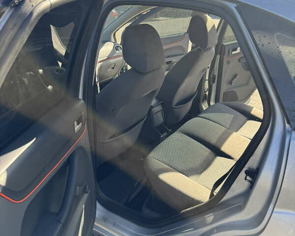 Серый Форд Фокус, объемом двигателя 2 л и пробегом 328 тыс. км за 4300 $, фото 23 на Automoto.ua