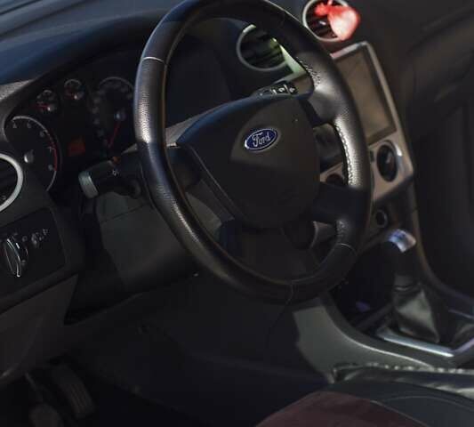 Сірий Форд Фокус, об'ємом двигуна 1.6 л та пробігом 272 тис. км за 4250 $, фото 10 на Automoto.ua