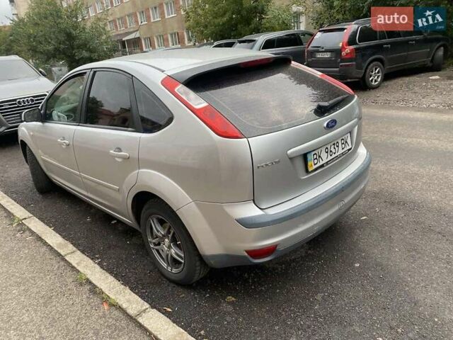 Сірий Форд Фокус, об'ємом двигуна 1.6 л та пробігом 205 тис. км за 4600 $, фото 2 на Automoto.ua