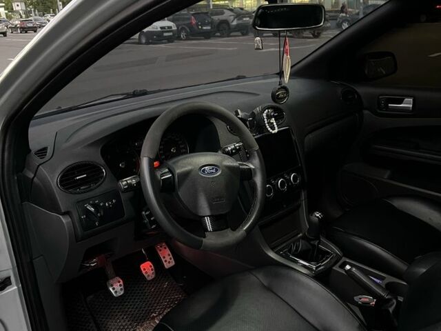 Серый Форд Фокус, объемом двигателя 1.6 л и пробегом 340 тыс. км за 4350 $, фото 2 на Automoto.ua