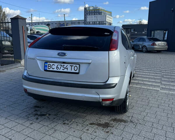 Серый Форд Фокус, объемом двигателя 2 л и пробегом 328 тыс. км за 4300 $, фото 5 на Automoto.ua