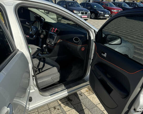 Серый Форд Фокус, объемом двигателя 2 л и пробегом 328 тыс. км за 4300 $, фото 20 на Automoto.ua