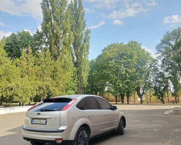 Серый Форд Фокус, объемом двигателя 1.8 л и пробегом 200 тыс. км за 3950 $, фото 2 на Automoto.ua