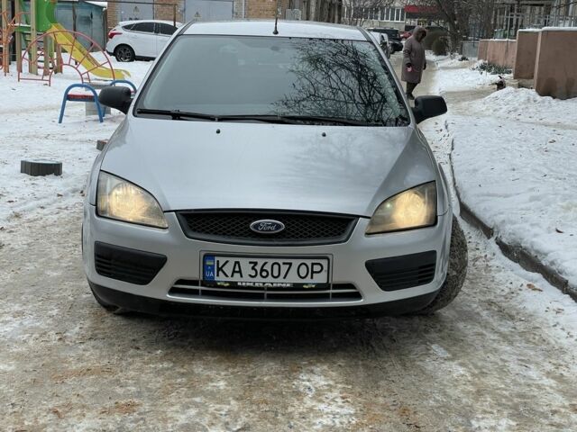 Сірий Форд Фокус, об'ємом двигуна 1.6 л та пробігом 320 тис. км за 3750 $, фото 1 на Automoto.ua