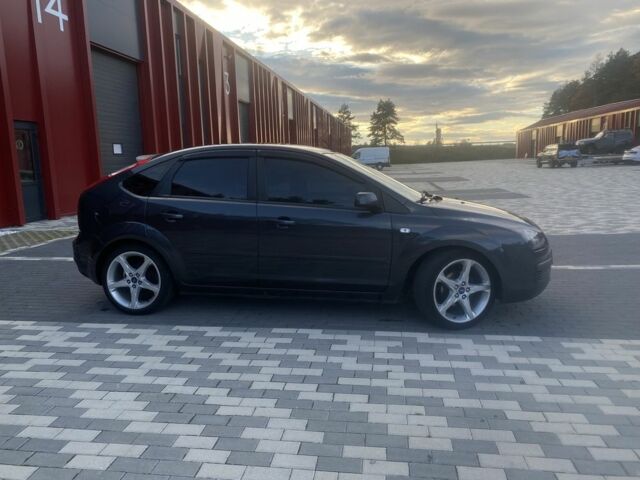 Сірий Форд Фокус, об'ємом двигуна 1.6 л та пробігом 370 тис. км за 4500 $, фото 7 на Automoto.ua