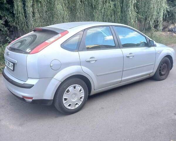 Серый Форд Фокус, объемом двигателя 1.6 л и пробегом 273 тыс. км за 4800 $, фото 1 на Automoto.ua