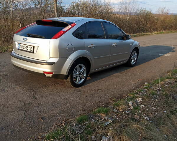 Сірий Форд Фокус, об'ємом двигуна 1.6 л та пробігом 271 тис. км за 5200 $, фото 3 на Automoto.ua