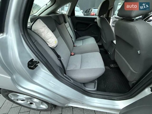 Сірий Форд Фокус, об'ємом двигуна 0 л та пробігом 208 тис. км за 4750 $, фото 5 на Automoto.ua