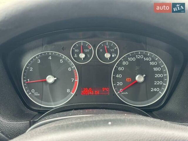 Серый Форд Фокус, объемом двигателя 1.6 л и пробегом 251 тыс. км за 4500 $, фото 34 на Automoto.ua