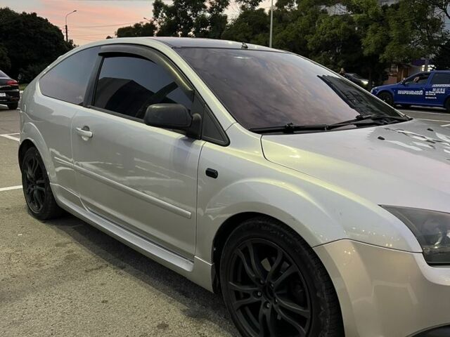 Серый Форд Фокус, объемом двигателя 1.6 л и пробегом 340 тыс. км за 4350 $, фото 6 на Automoto.ua