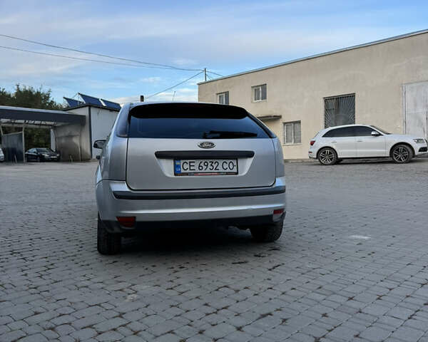 Серый Форд Фокус, объемом двигателя 1.6 л и пробегом 243 тыс. км за 4200 $, фото 4 на Automoto.ua