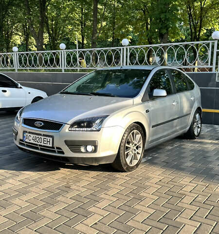 Серый Форд Фокус, объемом двигателя 1.6 л и пробегом 233 тыс. км за 4400 $, фото 1 на Automoto.ua