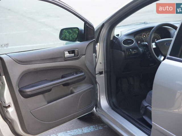 Форд Фокус 2007 в Киеве на Automoto.ua Серый Форд Фокус, объемом двигателя 1.6 л и пробегом 248 тыс. км за 4500 $, фото 9 на Automoto.ua