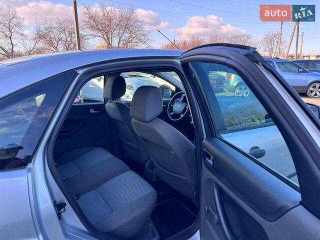 Серый Форд Фокус, объемом двигателя 1.6 л и пробегом 200 тыс. км за 5350 $, фото 33 на Automoto.ua