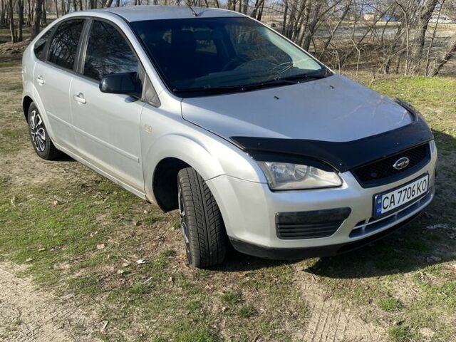 Серый Форд Фокус, объемом двигателя 1.8 л и пробегом 264 тыс. км за 3800 $, фото 1 на Automoto.ua