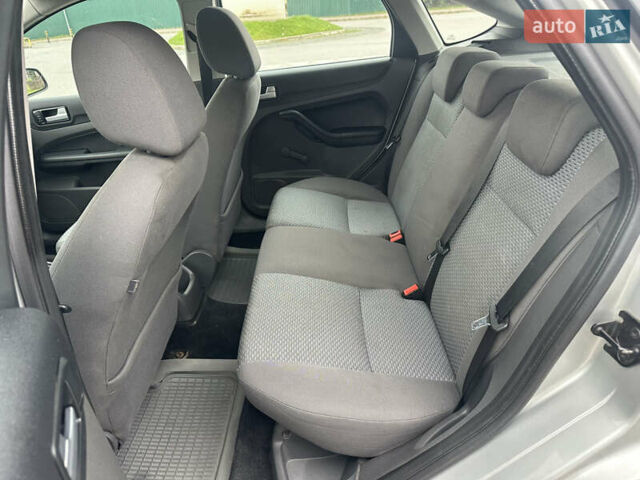 Серый Форд Фокус, объемом двигателя 1.6 л и пробегом 251 тыс. км за 4500 $, фото 19 на Automoto.ua