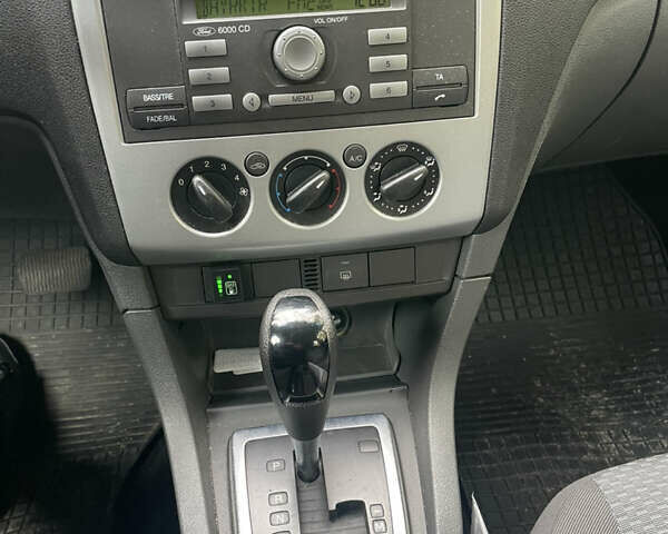 Форд Фокус 2007 в Киеве на Automoto.ua Серый Форд Фокус, объемом двигателя 1.6 л и пробегом 143 тыс. км за 4900 $, фото 11 на Automoto.ua