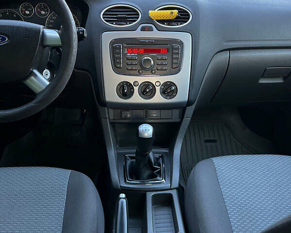 Форд Фокус 2007 в Киеве на Automoto.ua Серый Форд Фокус, объемом двигателя 1.6 л и пробегом 248 тыс. км за 4500 $, фото 19 на Automoto.ua