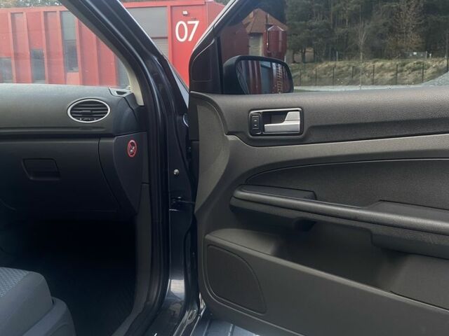 Сірий Форд Фокус, об'ємом двигуна 1.6 л та пробігом 370 тис. км за 4500 $, фото 11 на Automoto.ua