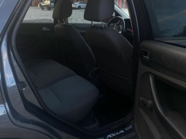 Сірий Форд Фокус, об'ємом двигуна 1.6 л та пробігом 370 тис. км за 4500 $, фото 10 на Automoto.ua