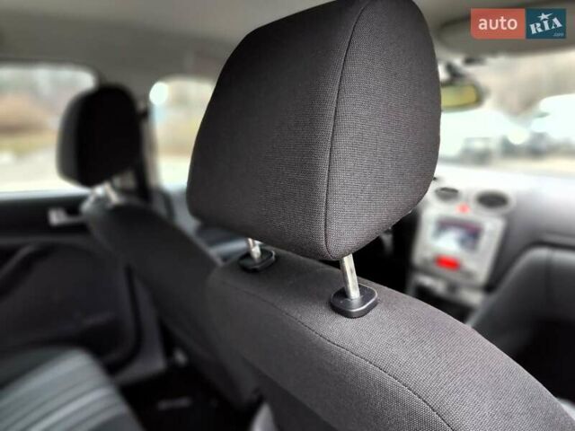 Серый Форд Фокус, объемом двигателя 1.6 л и пробегом 188 тыс. км за 4990 $, фото 56 на Automoto.ua