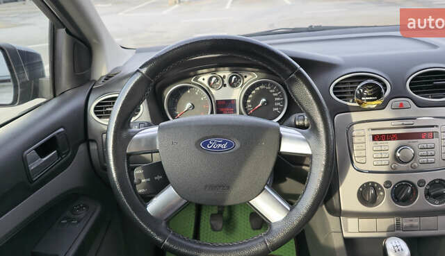 Форд Фокус 2008 у Києві на Automoto.ua Сірий Форд Фокус, об'ємом двигуна 1.6 л та пробігом 255 тис. км за 4900 $, фото 26 на Automoto.ua