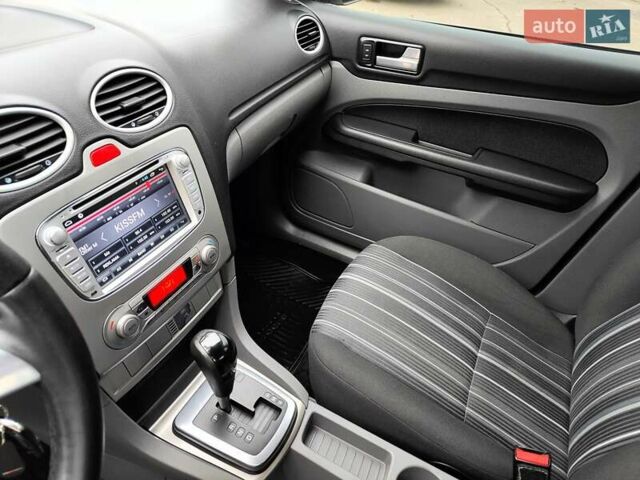 Серый Форд Фокус, объемом двигателя 1.6 л и пробегом 188 тыс. км за 4990 $, фото 35 на Automoto.ua