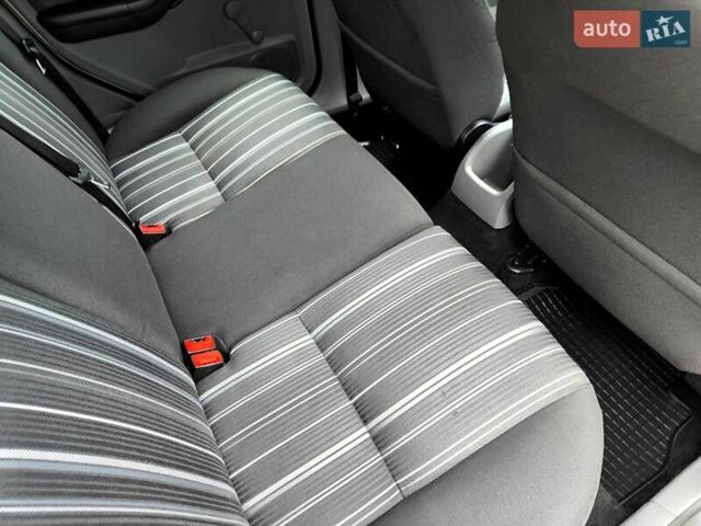 Серый Форд Фокус, объемом двигателя 1.6 л и пробегом 188 тыс. км за 4990 $, фото 57 на Automoto.ua