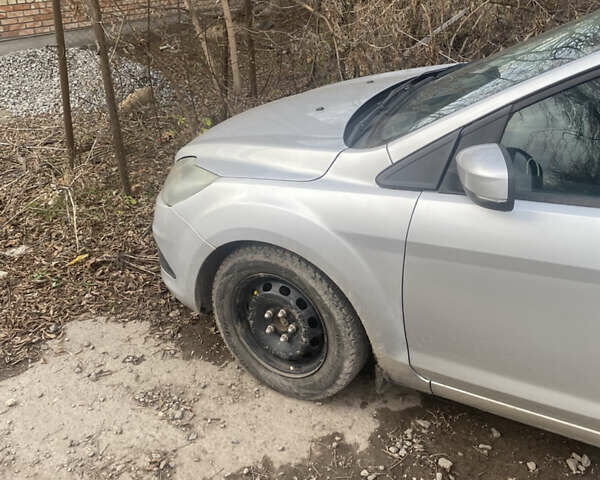 Серый Форд Фокус, объемом двигателя 1.6 л и пробегом 260 тыс. км за 4200 $, фото 20 на Automoto.ua