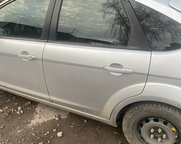 Серый Форд Фокус, объемом двигателя 1.6 л и пробегом 260 тыс. км за 4200 $, фото 16 на Automoto.ua