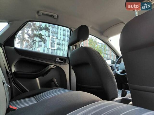 Форд Фокус 2008 в Киеве на Automoto.ua Серый Форд Фокус, объемом двигателя 1.6 л и пробегом 188 тыс. км за 5490 $, фото 60 на Automoto.ua