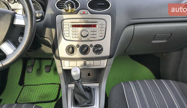 Форд Фокус 2008 у Києві на Automoto.ua Сірий Форд Фокус, об'ємом двигуна 1.6 л та пробігом 255 тис. км за 4900 $, фото 25 на Automoto.ua