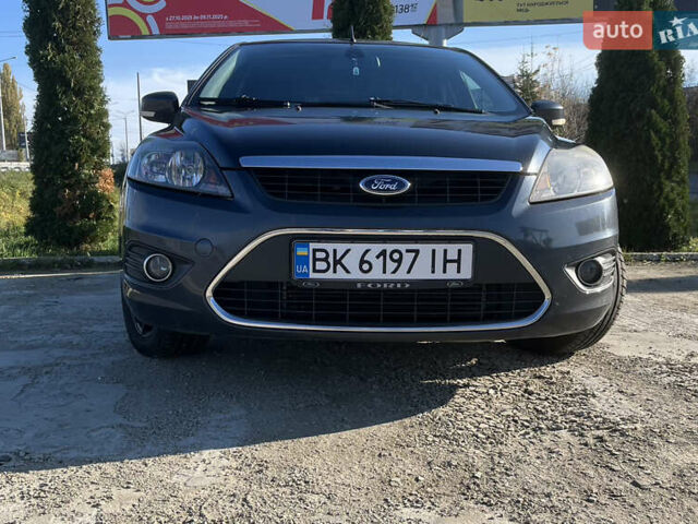 Сірий Форд Фокус, об'ємом двигуна 1.8 л та пробігом 236 тис. км за 4800 $, фото 2 на Automoto.ua