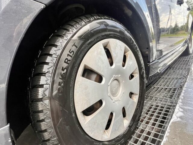 Серый Форд Фокус, объемом двигателя 1.56 л и пробегом 247 тыс. км за 4900 $, фото 6 на Automoto.ua