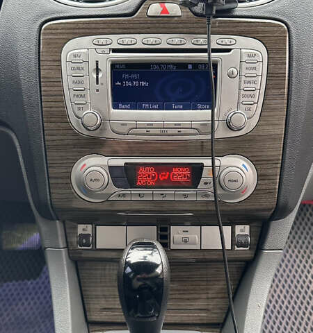 Серый Форд Фокус, объемом двигателя 1.6 л и пробегом 240 тыс. км за 5000 $, фото 30 на Automoto.ua