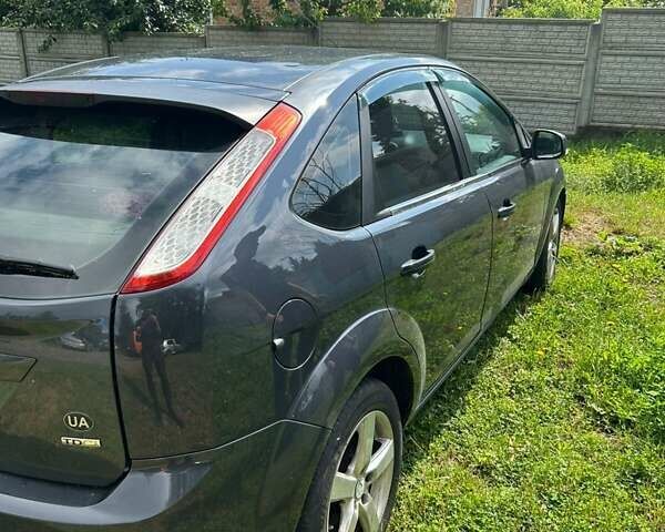 Серый Форд Фокус, объемом двигателя 1.8 л и пробегом 293 тыс. км за 5000 $, фото 4 на Automoto.ua